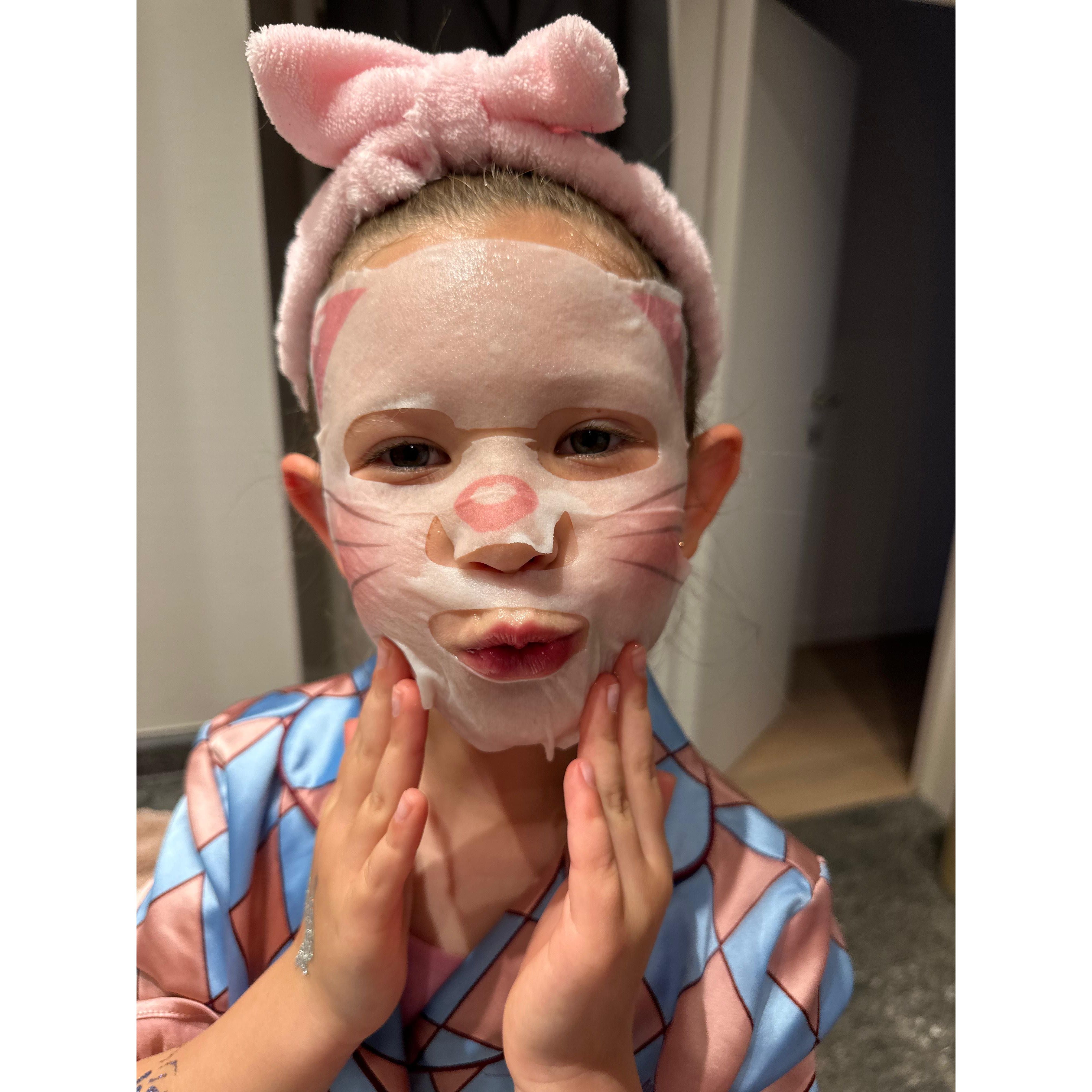 NIEUW! IUNIK Beta-Glucan Family Moisture Mask For Kids Pack  met 10 stuks